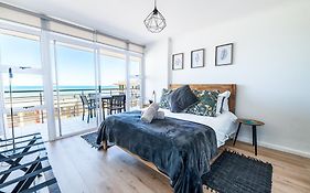 Luxury Beachfront Apartment In Blouberg, 304 The Waves